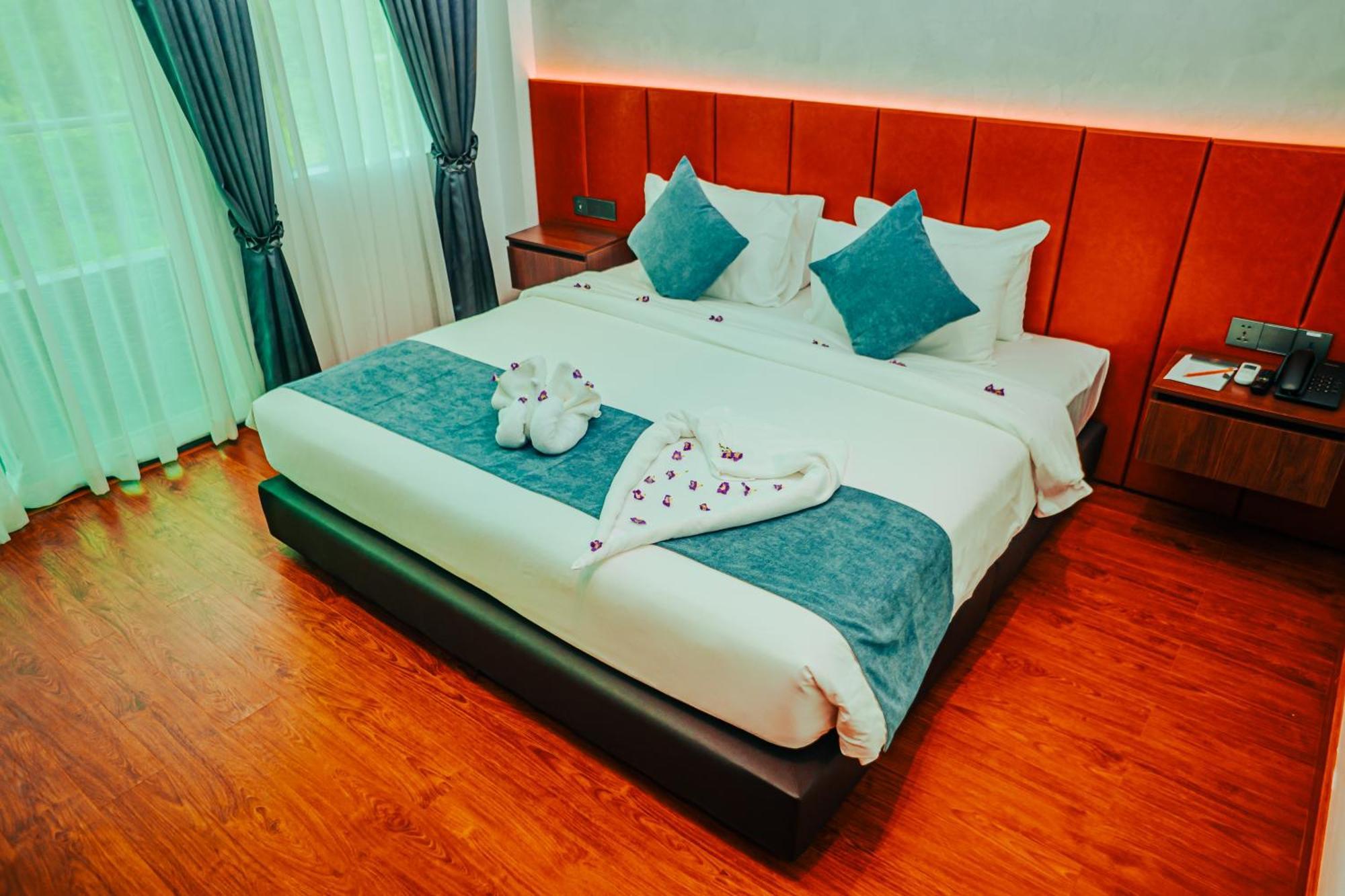 Sangkahak Mith Hotel Kep Exterior foto